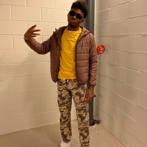 Meet your Posher, Cameron